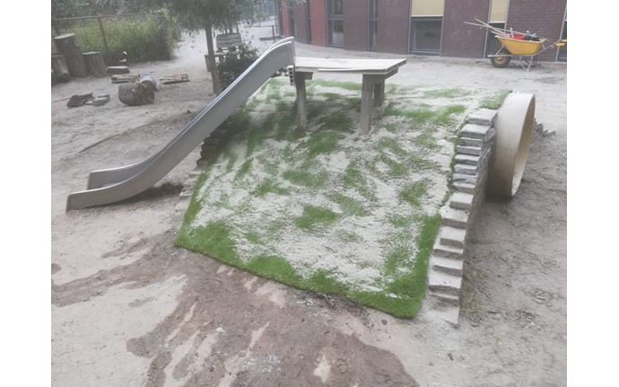 Speeltoestel zijaanzicht