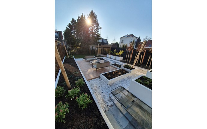 2020-02 Tuin met centraal zitgedeelte-02